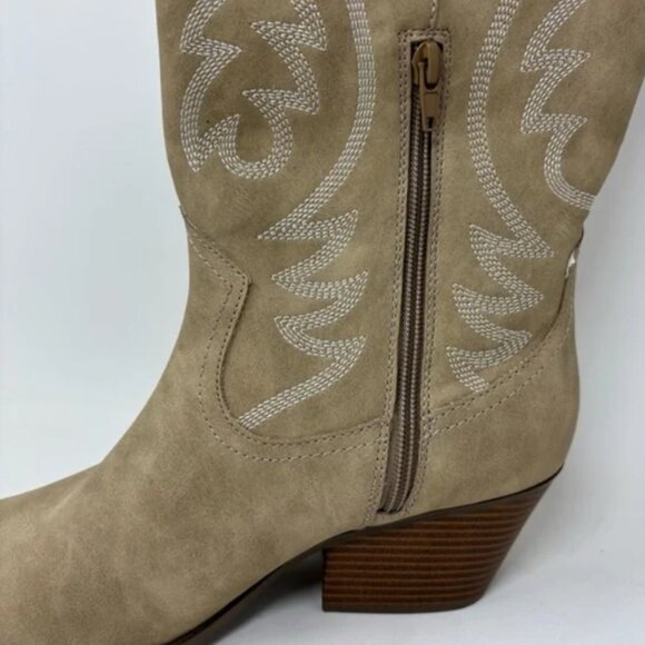 NEW INDIGO RD. BEIGE WESTERN COWBOY BOOTS POINTED - Picture 3 of 10
